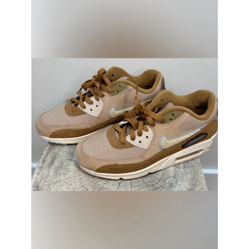 Nike Air Max 90 "Varsity Pack Muted Bronze" | EUC | Sz 8.5M / 10W - Picture 2 of 9
